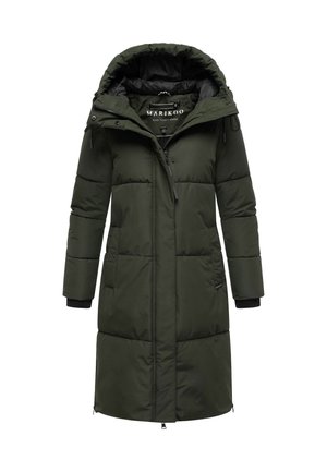 Lång, vadderad parka i mörkgrön färg med huva. Har en framdragkedja, sidofickor och elastiska ärmslut för ökad värme och komfort.