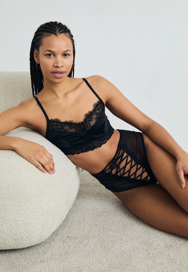 PETITE FLEUR GOLD BY LASCANA HIGH WAIST THONG OUVERT - Thong2