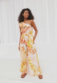 Next ONE SHOULDER RUFFLE - Kezeslábas - white pink floral