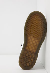 Dr. Martens Botki sznurowane