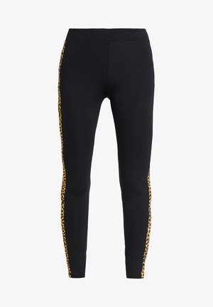 Fekete leggings, testhezálló dizájnnal, leopárdmintás oldalsávokkal, rugalmas anyagból, a kényelem és a mozgás szabadságának érdekében.