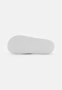 Lacoste SERVE - Badslippers - white/green