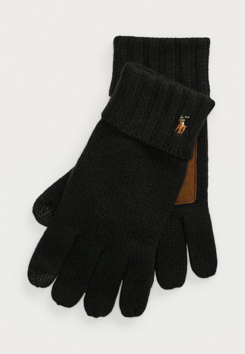 Guantes de punto negros con puños acanalados, que presentan un pequeño logotipo bordado de un caballo y un jinete, así como un parche de ante marrón en el lado de la palma.