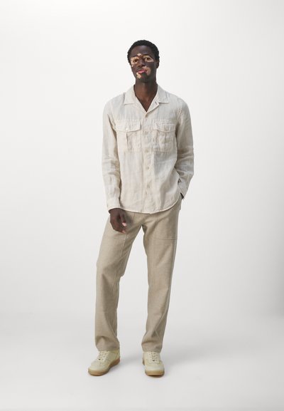 PS Paul Smith MENS L/S CASUAL FIT UTILITY - Marškiniai - browns