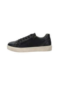 Zwarte lage leren sneaker met witte rubberen zool, vetersluiting aan de voorkant en een ritssluiting aan de zijkant op een witte achtergrond.