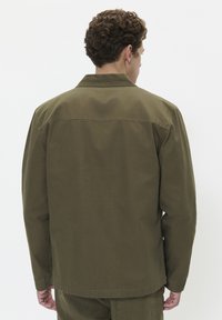 Matinique Leichte Jacke - olive night