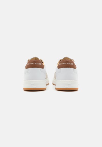 Filling Pieces MONDO SQUASH TAG - Joggesko - white