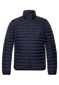 Marineblå pufferjakke med quiltede sektioner, høj krave, lynlås foran og en lille lynlås lomme på brystet. Letvægts- og isoleret design.