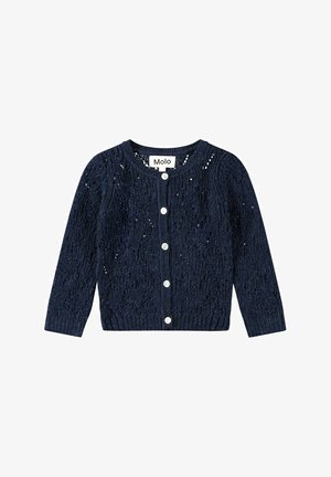 Dunkelblauer Strickcardigan mit einem Spitzenmuster, rundem Ausschnitt und fünf weißen Knöpfen auf der Vorderseite. Lange Ärmel und gerippte Bündchen.