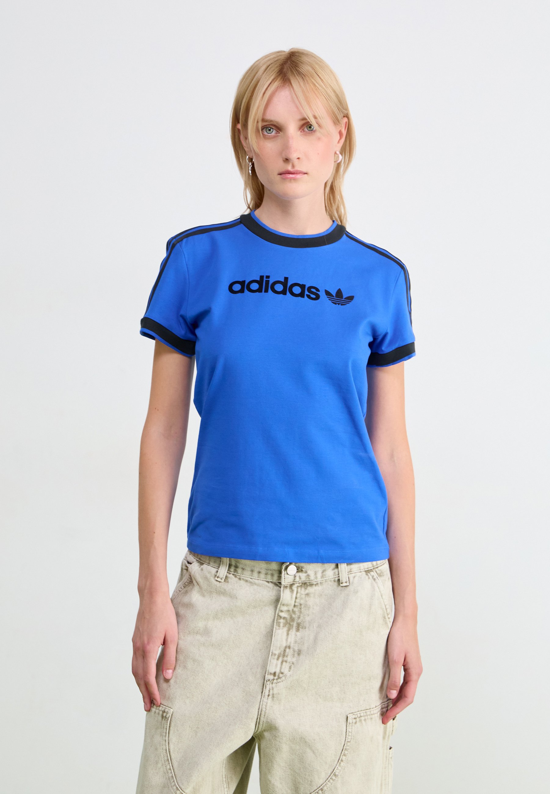トップス Adidas Originals Linear Graphic Cali adidas Originals Linear graphic cali tee in light blue and