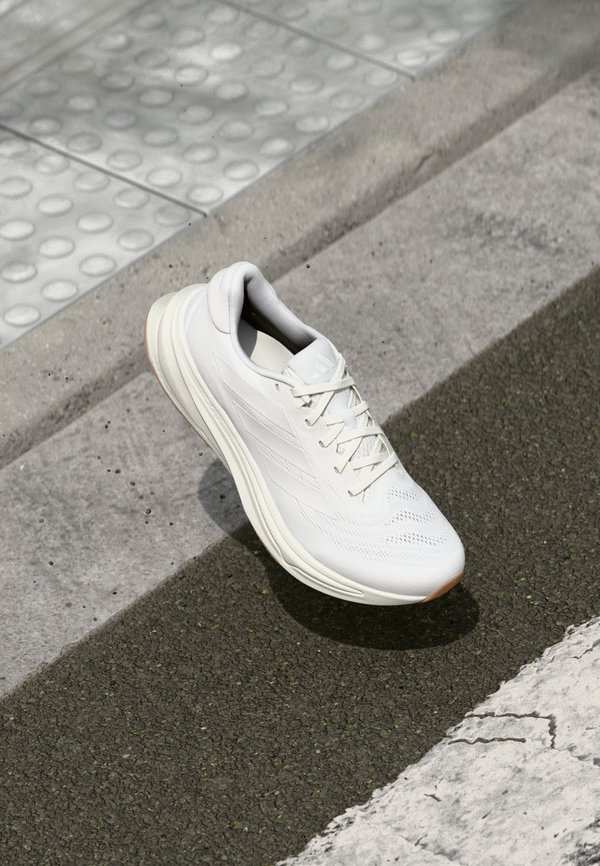 SUPERNOVA RISE - Laufschuh Straße - beige