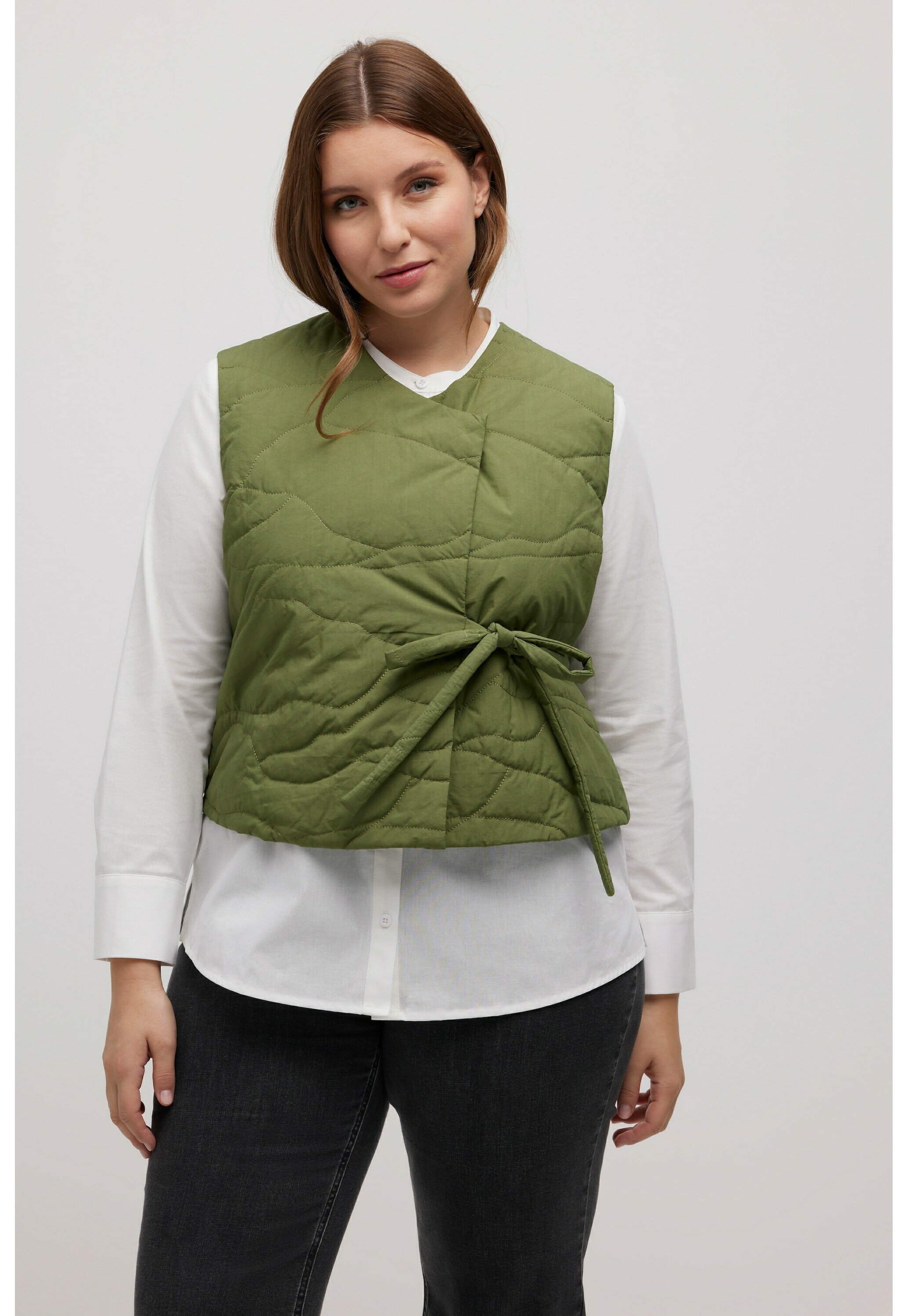 Ulla Popken Gilet Donna Taglie Forti, Giubbino Elegante E Di Tendenza, Moda Curvy, Vestibilità Studiata Per Valorizzare Le Forme, Da Indossare In Ogni Occasione