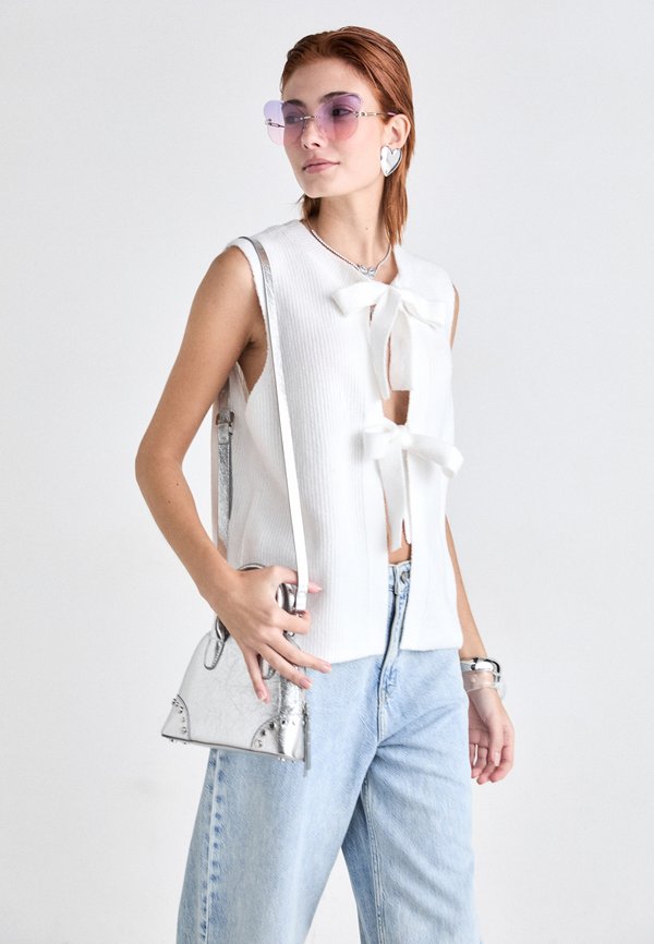 PCSILLY TIE VEST - Cardigan - cloud dancer2