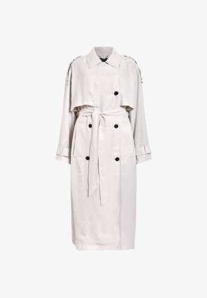 Jasnobeżowy płaszcz trencz z krótką peleryną, podwójnym zapięciem, dwoma bocznymi kieszeniami i paskiem do przewiązania w talii.