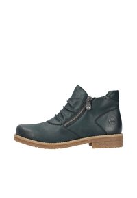 Stivaletti in pelle turchese con punta arrotondata, zip laterale, dettaglio arricciato e suola marrone texturizzata. Design con tacco piatto per stabilità.
