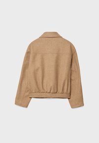 Veste courte marron avec un col, ourlet élastique et tissu texturé. Présente un design épuré et un style minimaliste.