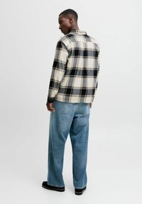 Jack & Jones JJECHARGE LS NOOS - Camisa - crockery