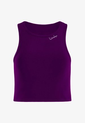 Fialový bezrukávový crop top vyrobený z elastického materiálu, s okrúhlym výstrihom a jemným logom vpredu.