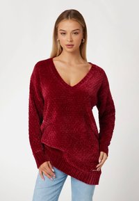 Guess RELAXED FIT - Pulover - rot