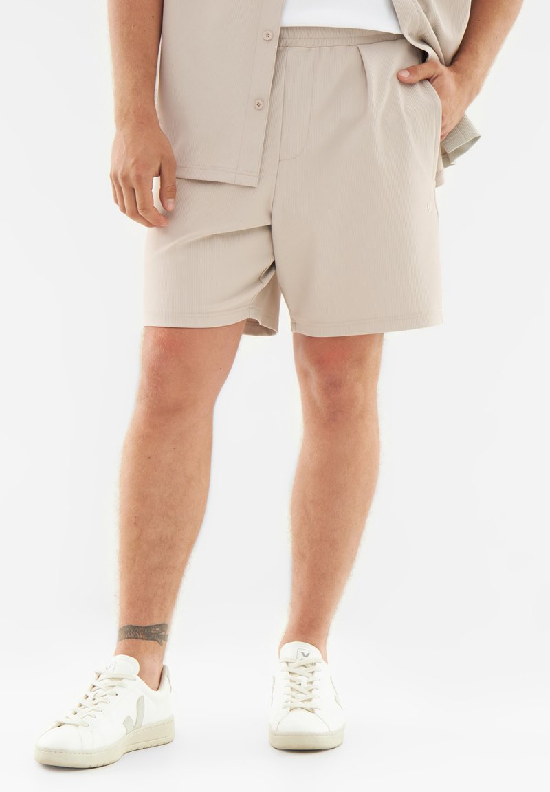 Johnny Urban MASON piaskowy