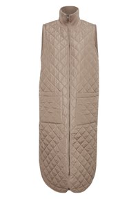 Beige gesteppte ärmellose Weste mit hohem Kragen, Frontreißverschluss und zwei aufgesetzten Taschen, die eine glatte Textur und ein verlängertes Design aufweist.