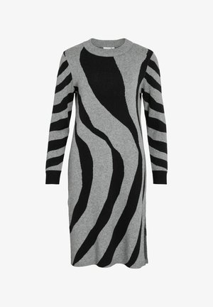 Abito grigio lavorato a maglia con strisce zebrate nere. Presenta maniche lunghe, scollatura rotonda e spacchi laterali. Texture morbida e design lungo fino al ginocchio.