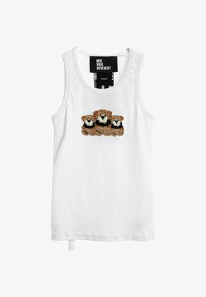 Top blanco sin mangas con un diseño texturizado de tres perros pequeños marrones con collares negros en el pecho, etiquetado Mod Wave Movement.
