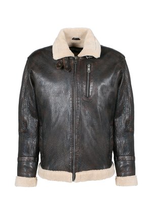 Chaqueta de cuero marrón con acabado texturizado, cuello y puños de borreguillo beige, cremallera frontal y un bolsillo en el pecho con cremallera.