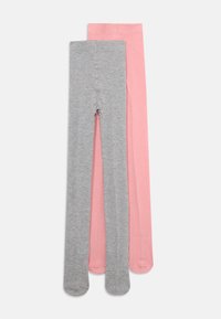 Deux paires de collants pour enfants pliés, l'un gris clair et l'autre rose, posés à plat sur un fond blanc.