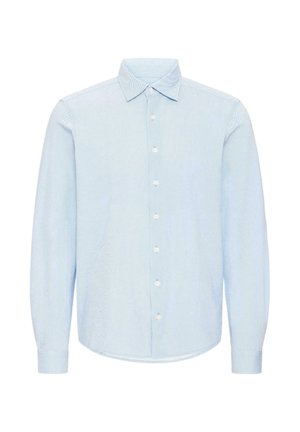 Hellblaues Langarmhemd mit Button-Down-Kragen, feinem Streifenmuster, weißen Knöpfen und abgerundetem Saum.