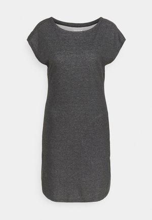 Harmaa lyhythihainen mekko, joka on valmistettu pehmeästä kankaasta. Siinä on pyöreä pääntie ja hienovarainen sivusaumapussi. Yksinkertainen, suora leikkaus.