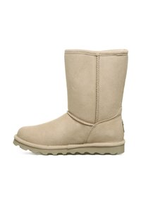 Beige Wildleder-Stiefelette mit rundem Fuß und Schaft. Verfügt über gestickte Nähte und eine strukturierte Gummisohle. Einfaches, unaufgeregtes Design.