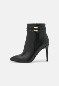 Tamaris Heart & Sole Kotníková obuv na vysokém podpatku - black