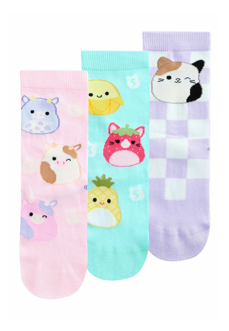 Tri para nogavic: roza z risanimi kravjimi obrazki, mint zelen z liki sadja in sivkasto karo z mačjim obrazom.