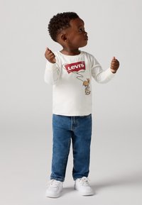 Levi's® COWBOY BATWING TEE - Tops ar garām piedurknēm - egret