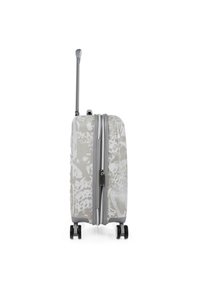 Maleta dura en gris claro con patrones abstractos en blanco, cremallera vertical, asa retráctil y cuatro ruedas giratorias negras.