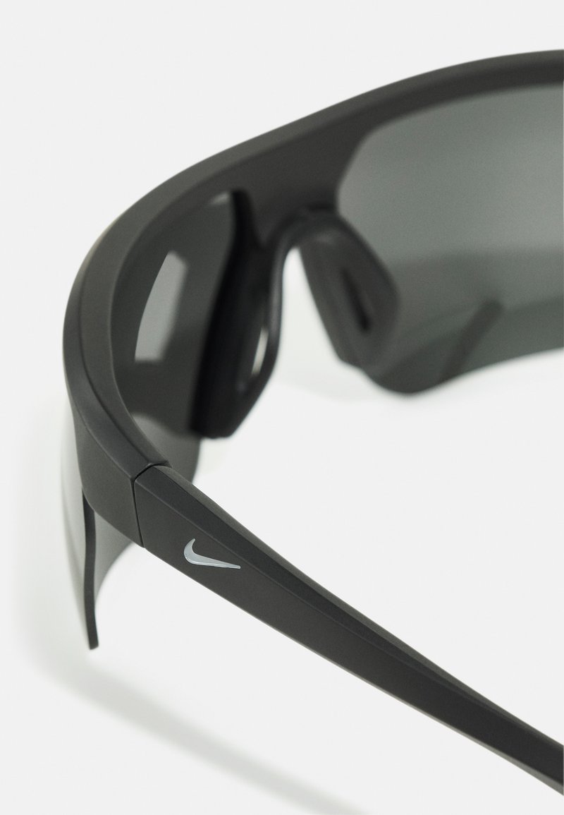 Nike Sportswear GALE FORCE UNISEX - de sol - matte black/cool grey/negro - Zalando.es