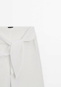 Massimo Dutti Broek - white