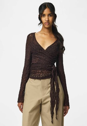 Pieces, WRAP TOP PCROYA BALLERINA LACE - Blouse - chocolate plum