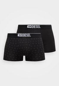 Két pár fekete Diesel boxeralsó, az egyik egyszínű, a másik apró keresztekkel mintázott, mindkettő fekete derékpánttal és fehér logóval.