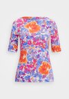 FLORAL STRETCH COTTON BOATNECK TEE - T-shirts med print - white/multi-colored
