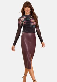 Unausgewählt, black floral