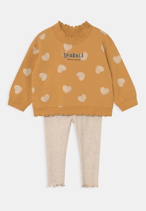 JOG SET - Bluza - golden apricot