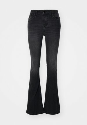 Pantalones vaqueros de corte acampanado en negro, confeccionados en denim, con un diseño de cintura alta, bolsillos frontales, cierre de botón y un acabado limpio en el dobladillo.