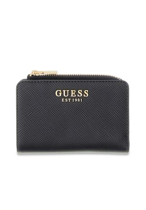 Portefeuille noir texturé avec fermeture éclair dorée et logo doré "GUESS EST 1981" à l'avant.