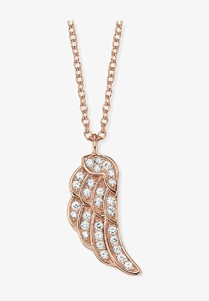 Rosaguld halskæde med en vingependant prydet med klare krystaller, der fremviser et tekstureret design med buede detaljer og poleret finish.