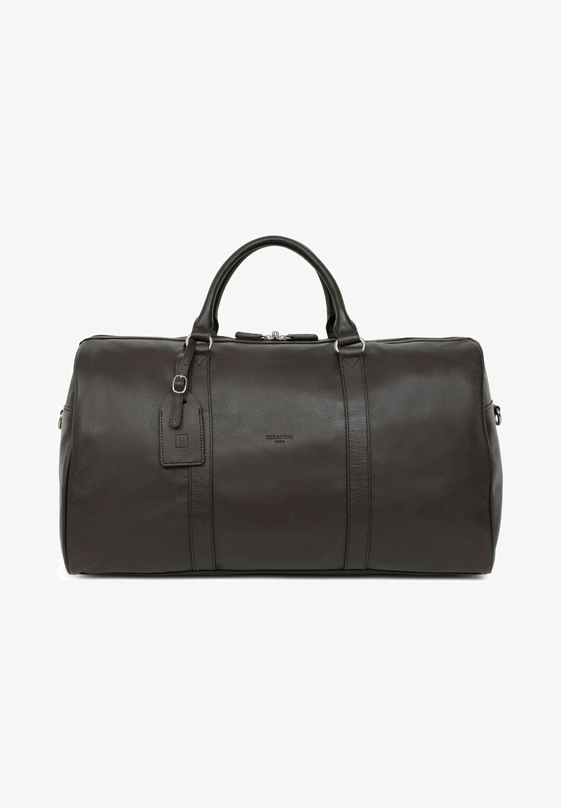 Borsa da viaggio in pelle marrone con manici arrotondati, chiusura superiore a zip e etichetta per bagagli. Superficie strutturata con dettagli sottili.