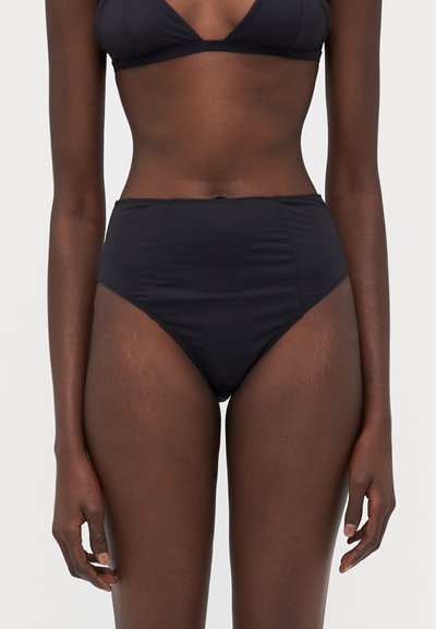 Schwarzes hochtailliertes Bikini-Unterteil aus glattem Stoff. Bietet ein elegantes Design mit seitlichen Details und moderatem Schnitt.