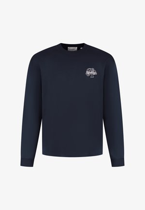 Navyblauwe lange mouwen crewneck shirt met klein wit "Pure Path" logo op de linkerkant van de borst, eenvoudig ontwerp, geribbelde manchetten.