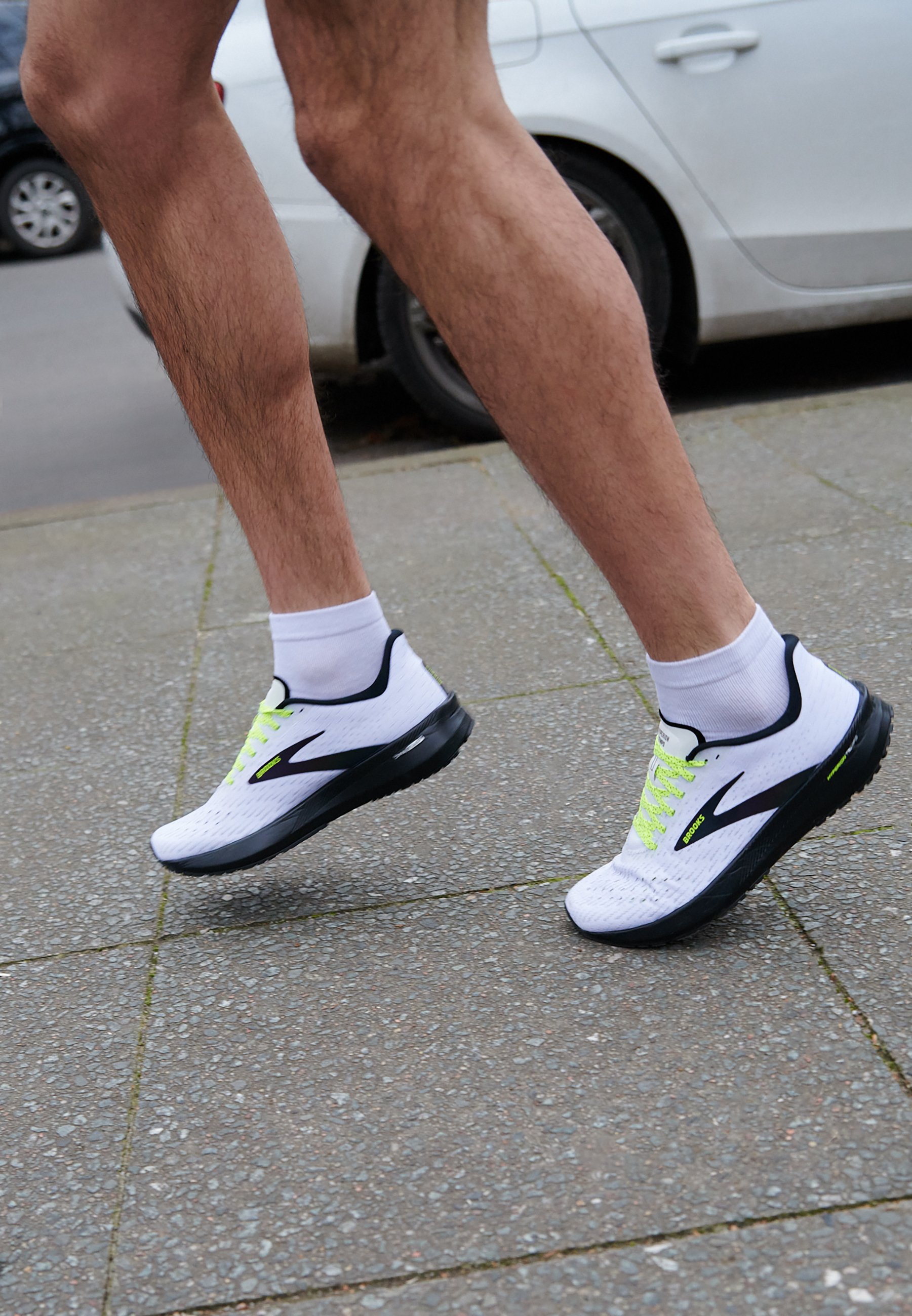 brooks hyperion tempo black